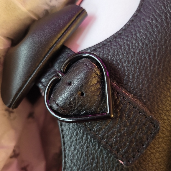 Lazy Oaf x Dr. Martens: BETHAN - Picture 16 of 17